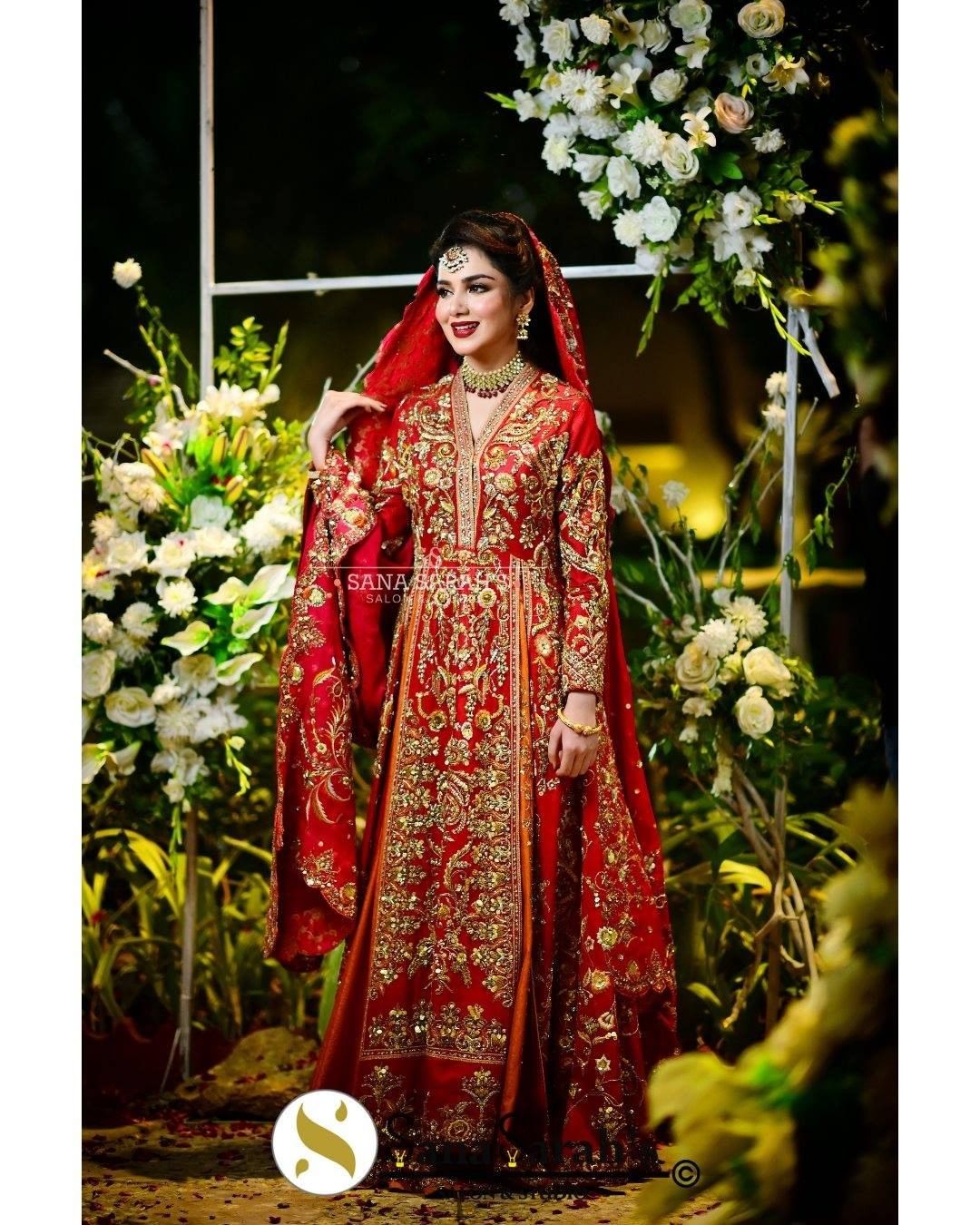 Syeda Tuba Aamir Looks DropDead In Traditional Bridal Attires