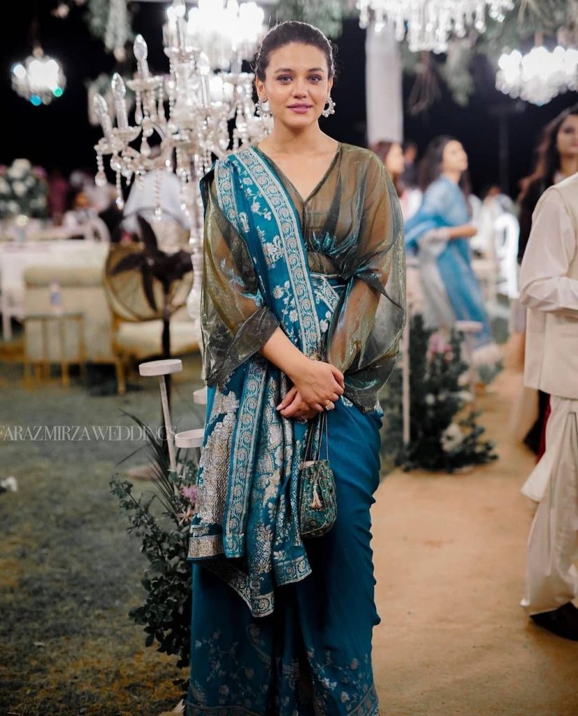 Zara Noor Abbas's Fashion Sense From the Recent Event Remains Incomprehensible For Netizens