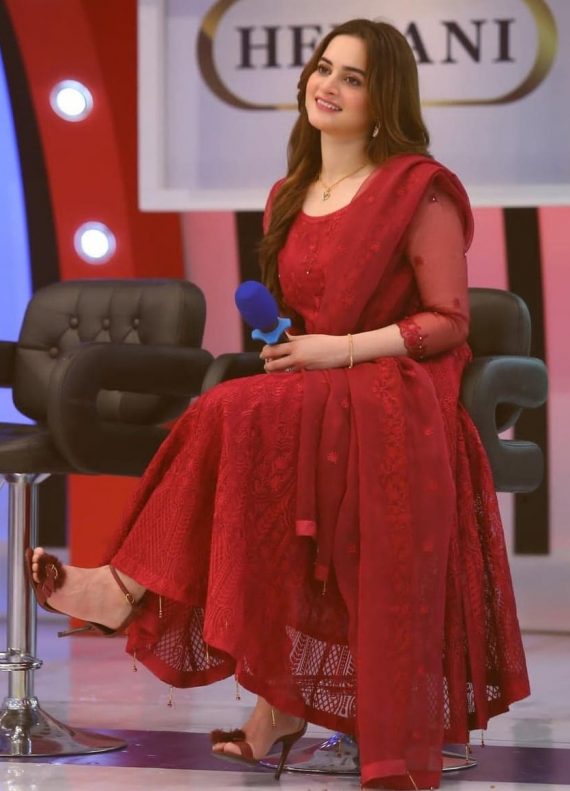 Aiman Khan Gives Traditional Vibes In Deep Red Bridal Ensemble Reviewitpk 2138