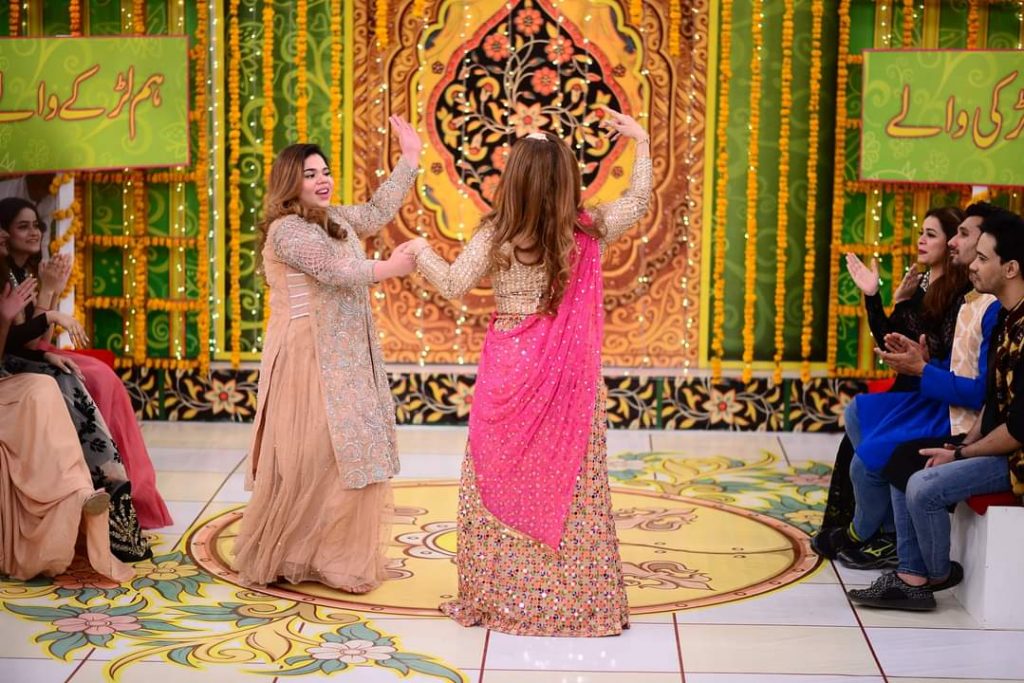 Amber Khan Dance With Daughter From Good Morning Pakistan