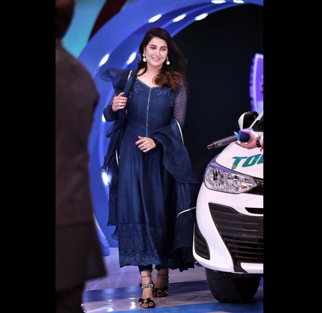 Areeba Habib Looks Beautiful In Her Recent Appearance In JPL