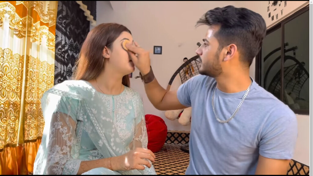 Zulqarnain Chaudhry Doing Wife Kanwal Aftab's Make Up