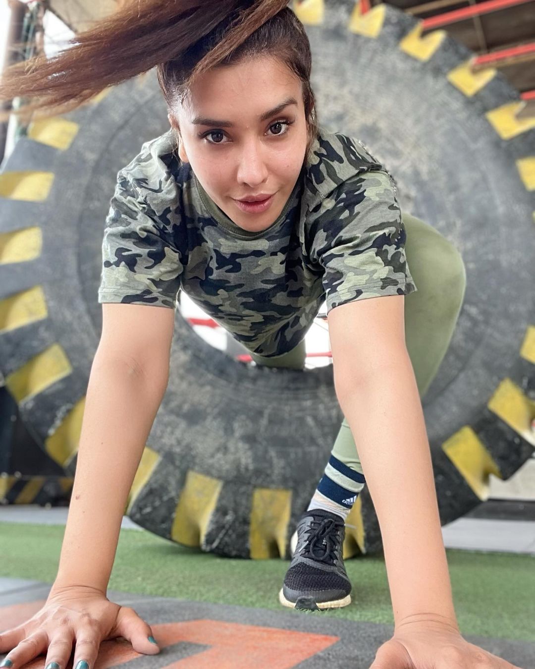 Actress Maira Khan Having Fun Time at Gym