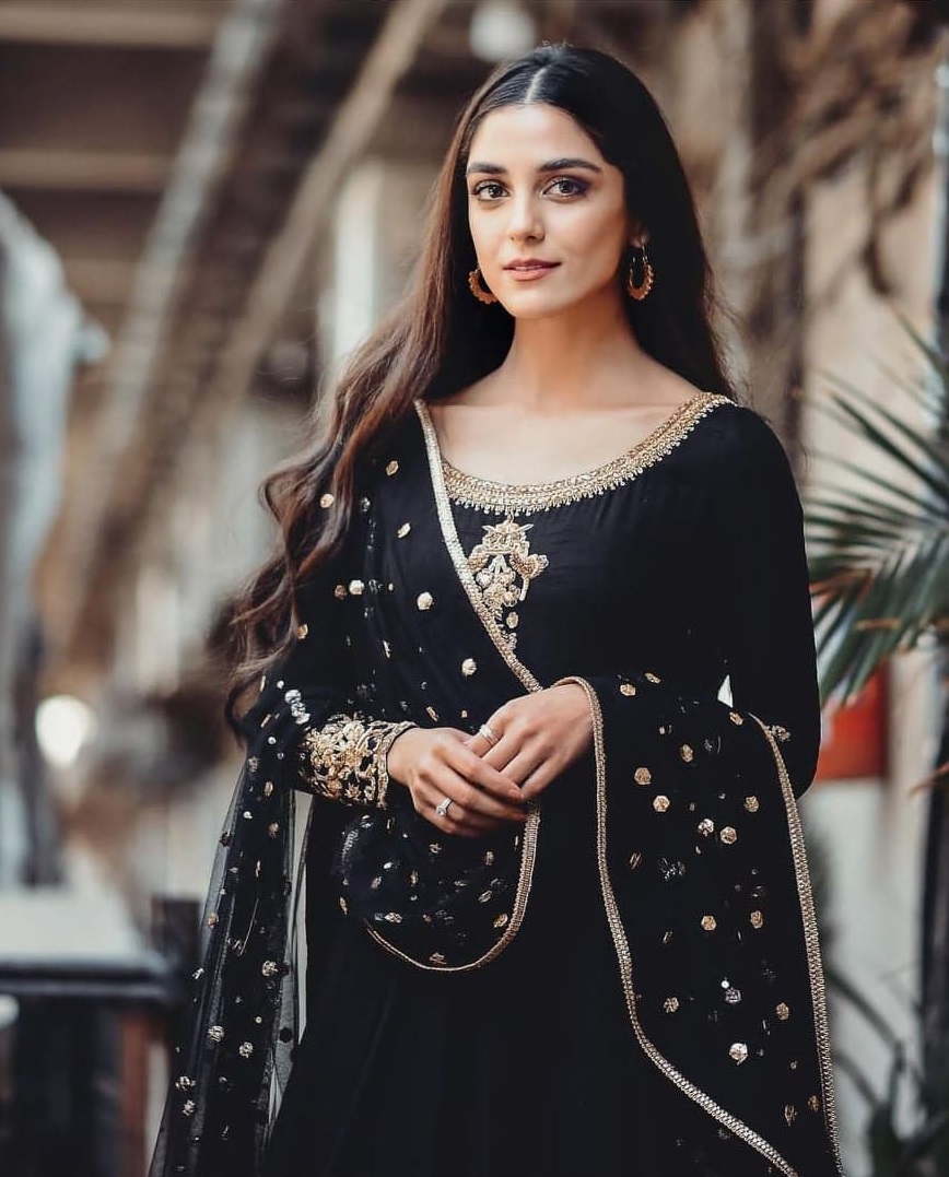 Top Pakistani Actresses In Beautiful Black Dresses Reviewitpk 