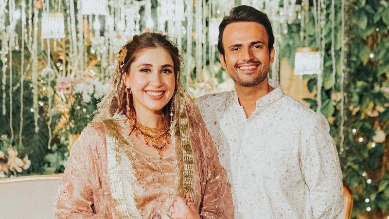 Usman Mukhtar Talks About Wife - Treats Fan With a New Picture