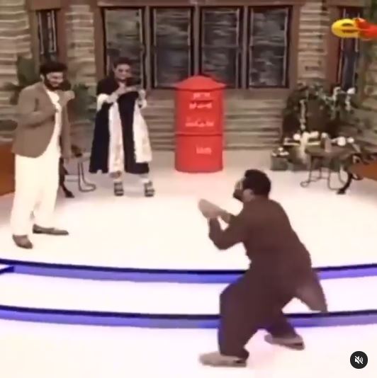 Public Reaction On Amir Liaquat's Nagin Dance Video