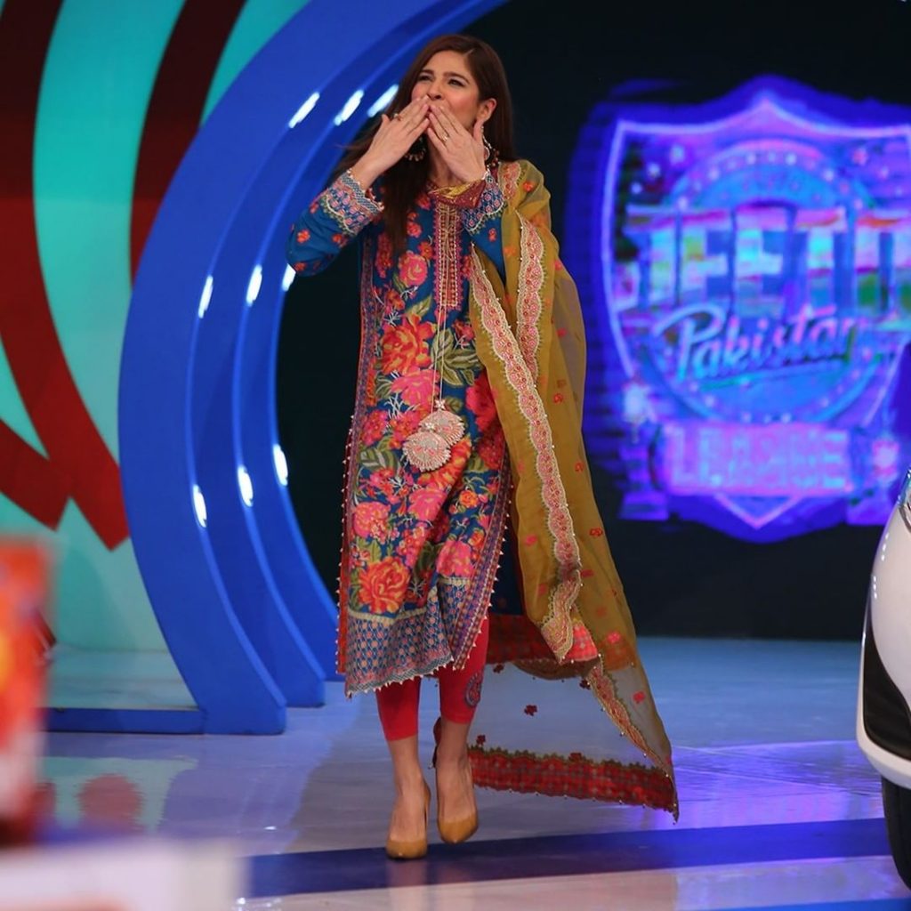 Candid Shots Of Ayesha Omer And Ahmed Ali Butt From The Set Of JPL