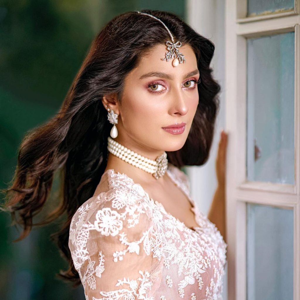 Ayeza Khan Left Fans Gushing With Her Latest Photoshoot