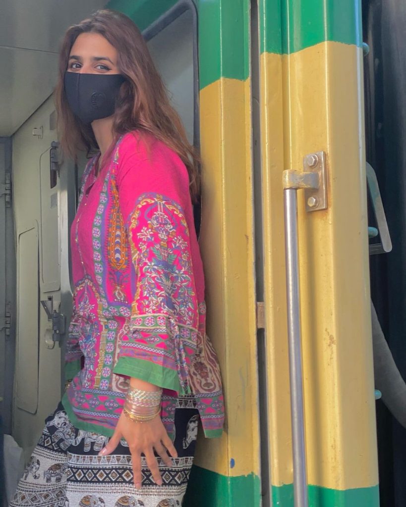 Hira Mani Travels To Karachi By Train