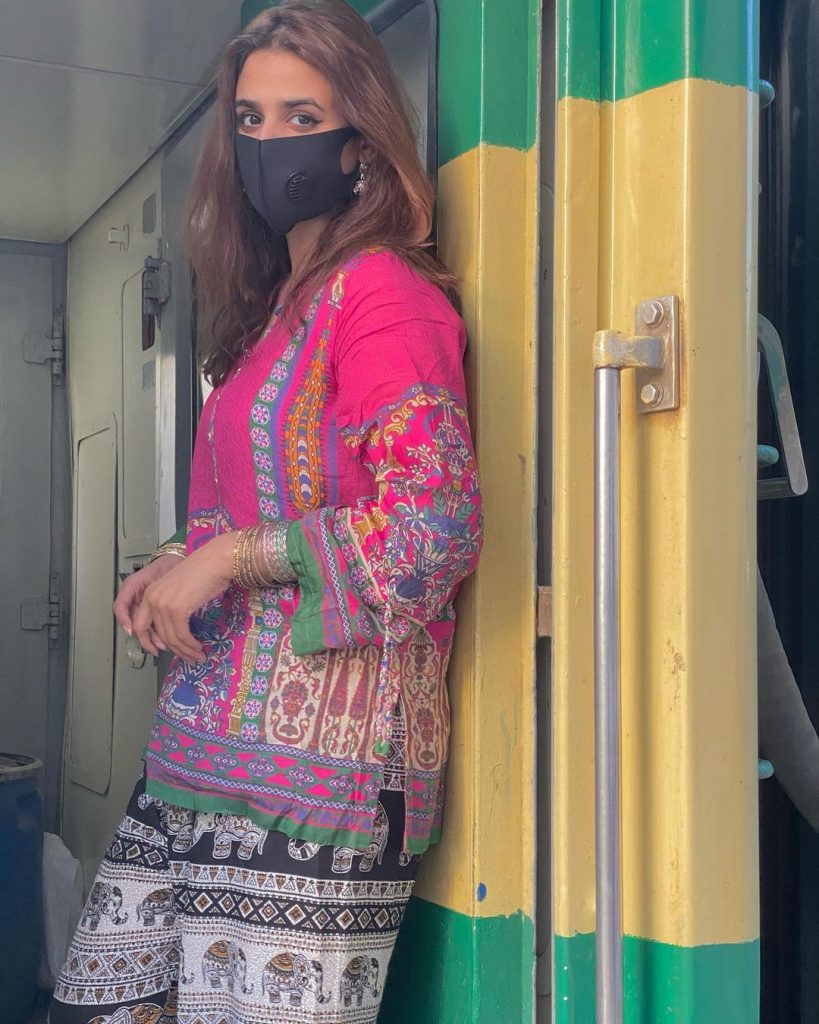 Hira Mani Travels To Karachi By Train