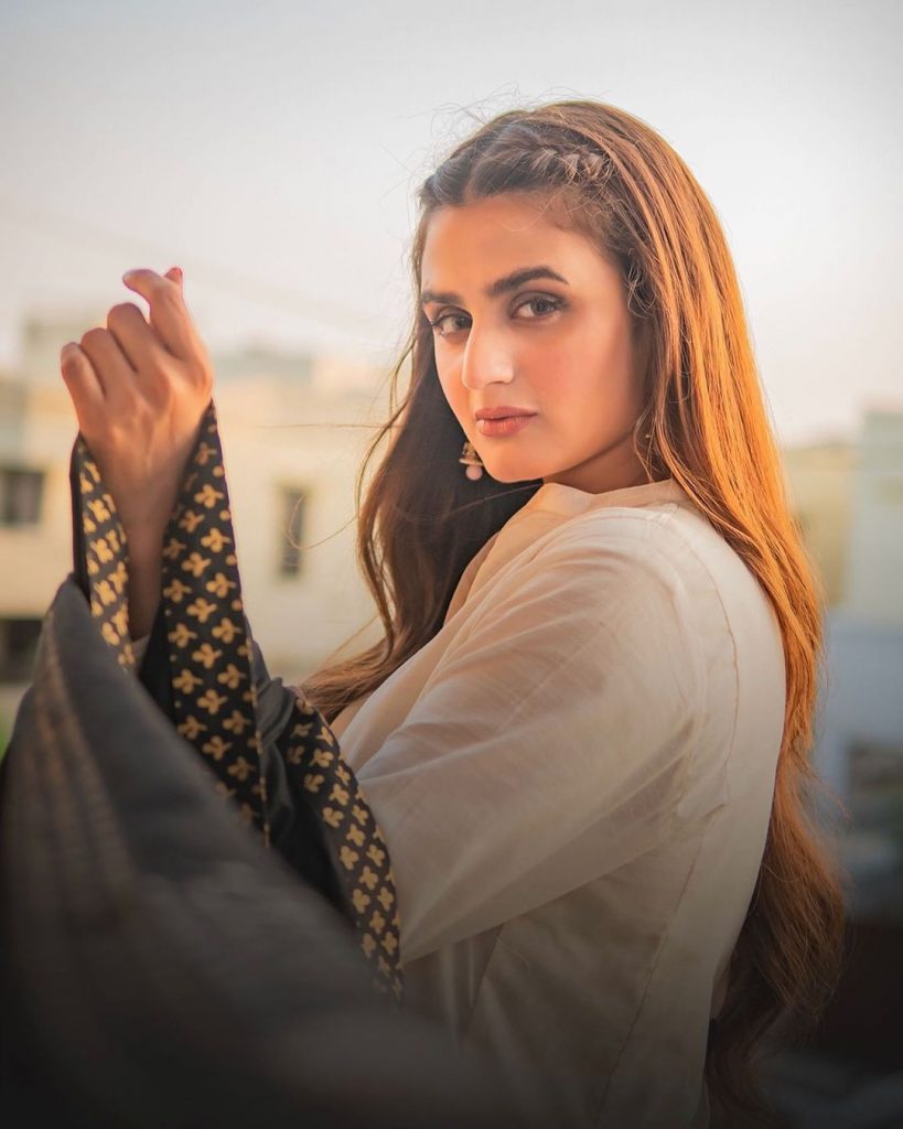 Hira Mani Travels To Karachi By Train