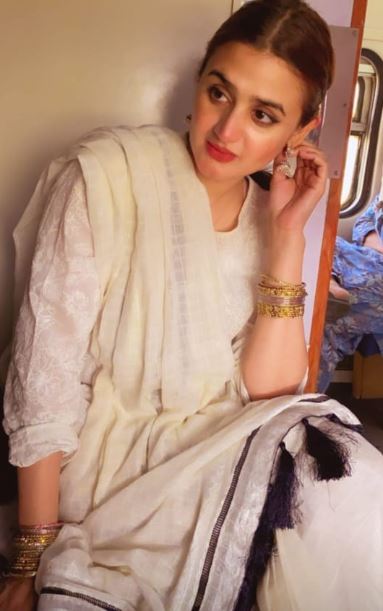 Hira Mani Travels To Karachi By Train