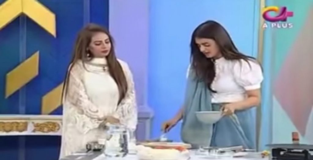 Hira Mani Showing Her Cooking Skills In Live Show