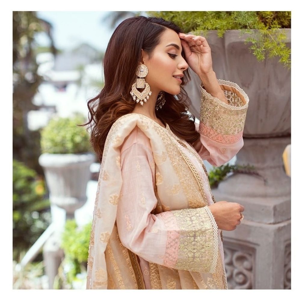 Rang Rasiya Premium Lawn Collection Featuring Iqra Aziz