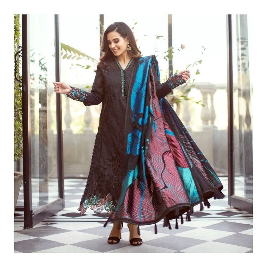 Rang Rasiya Premium Lawn Collection Featuring Iqra Aziz