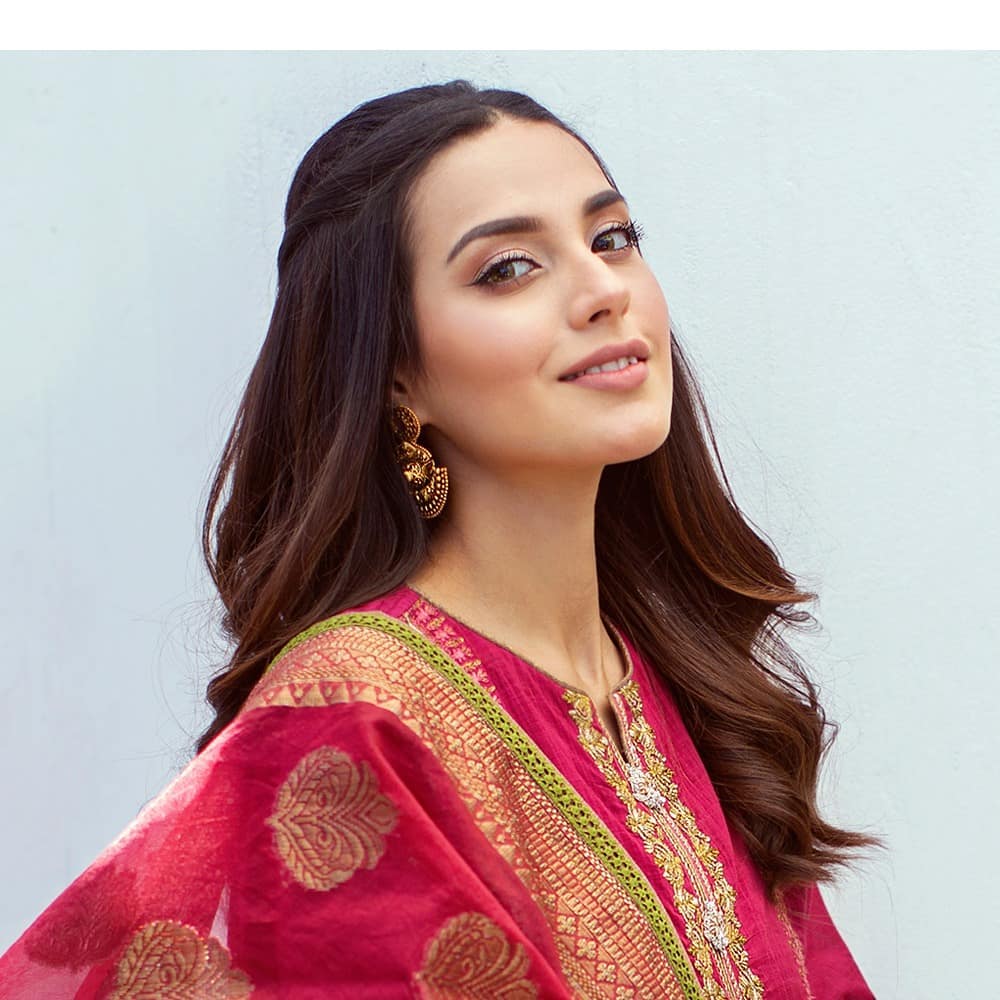 Rang Rasiya Premium Lawn Collection Featuring Iqra Aziz