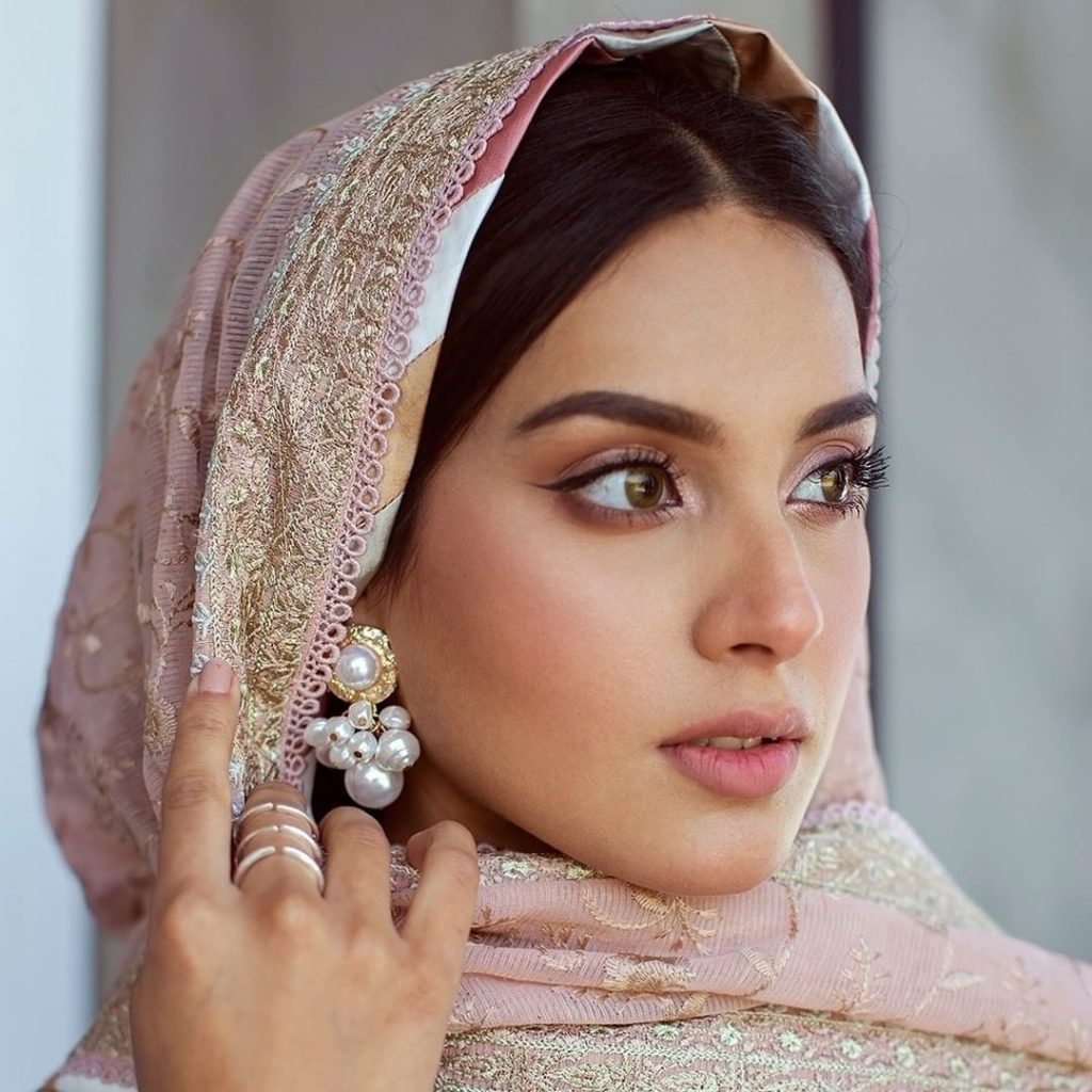 Rang Rasiya Premium Lawn Collection Featuring Iqra Aziz