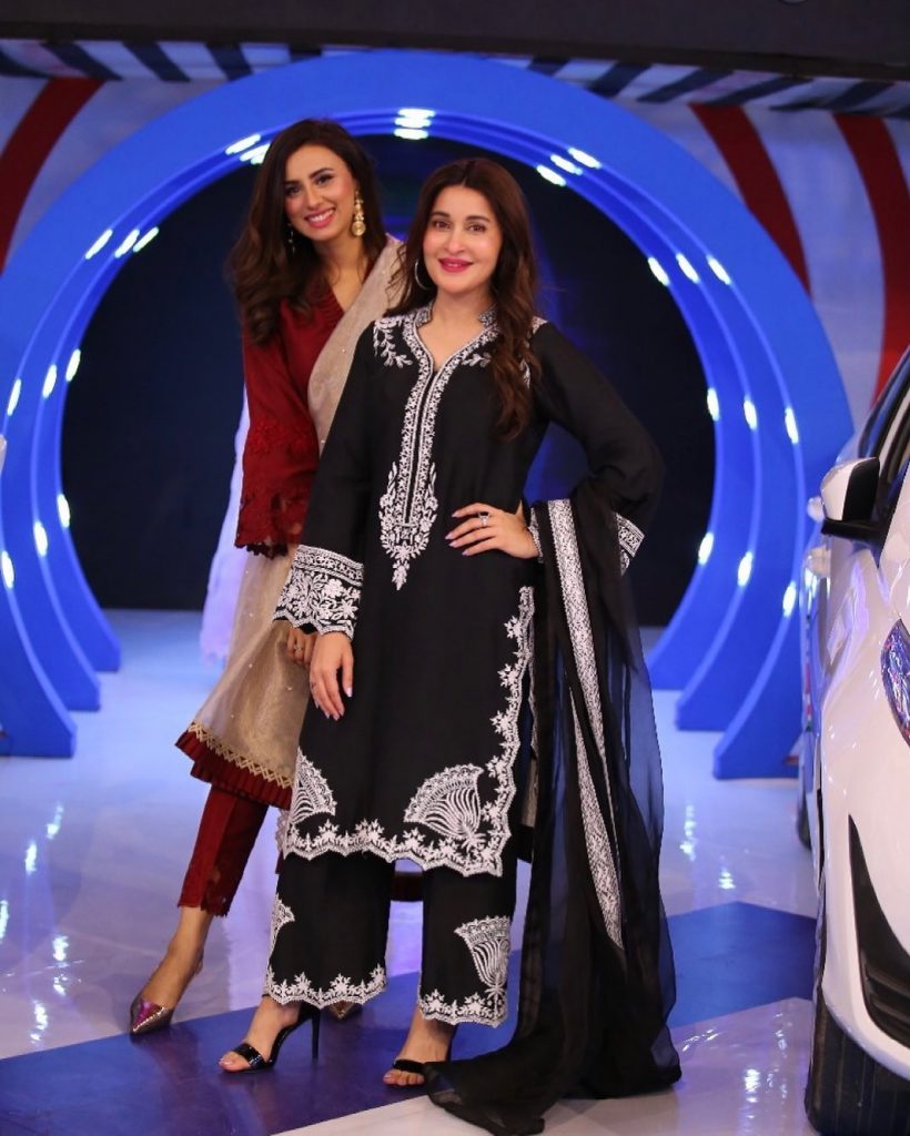 Sanam Jung And Madeha Naqvi At The Set Of JPL