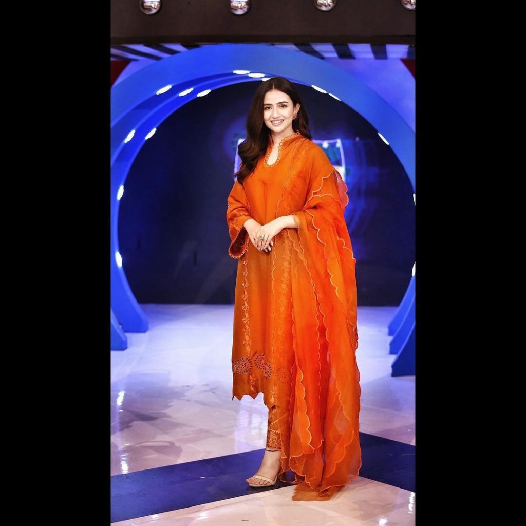 Sana Javed Looks Elegant in Her Recent Appearances In Jeeto Pakistan
