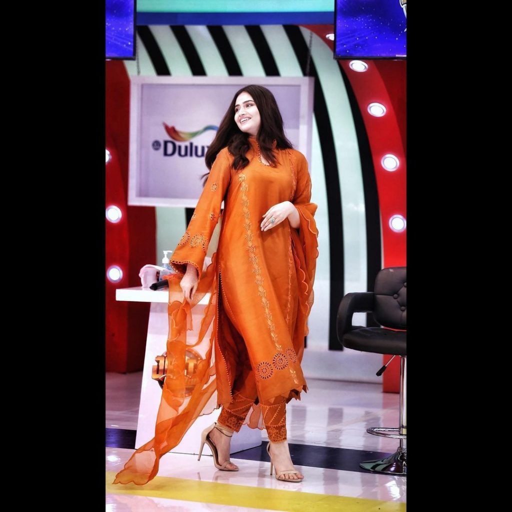 Sana Javed Looks Elegant in Her Recent Appearances In Jeeto Pakistan