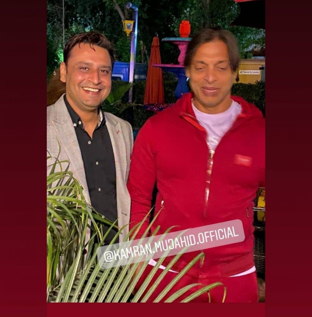 Shoaib Akhtar And Eshal Fayyaz Spotted With Nauman Masood Family