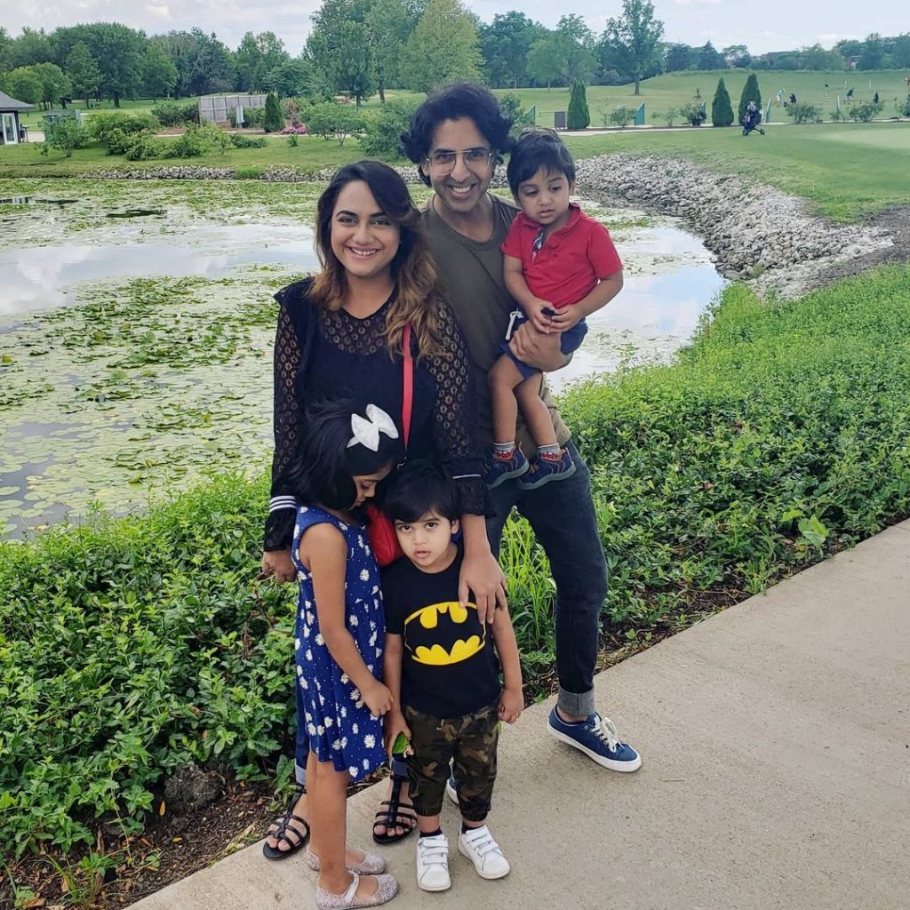 Khalid Malik Beautiful Pictures With Family