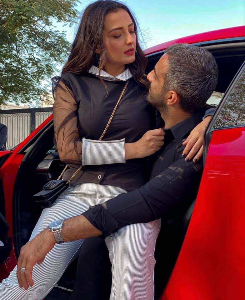 Momal Sheikh And Husband Shoot For Hassan Rizvi