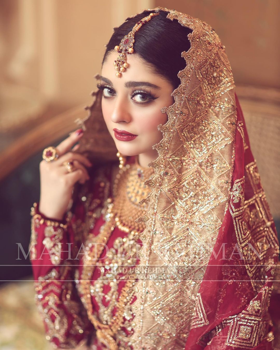 Noor Khan Looks Ravishing In Her Latest Bridal Shoot | Reviewit.pk