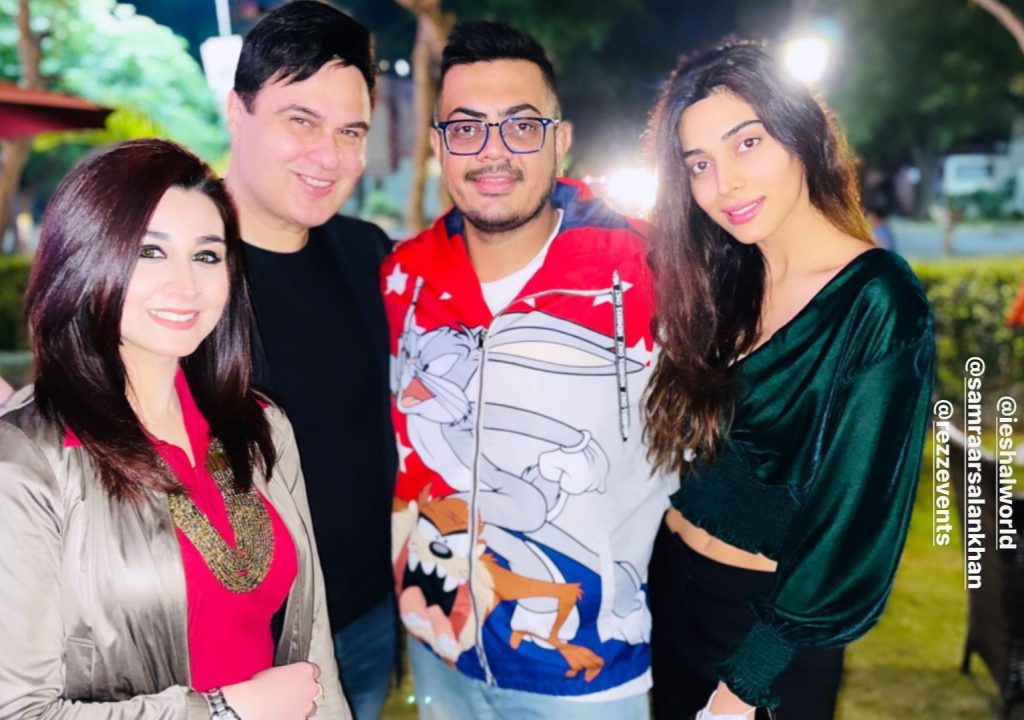 Shoaib Akhtar And Eshal Fayyaz Spotted With Nauman Masood Family