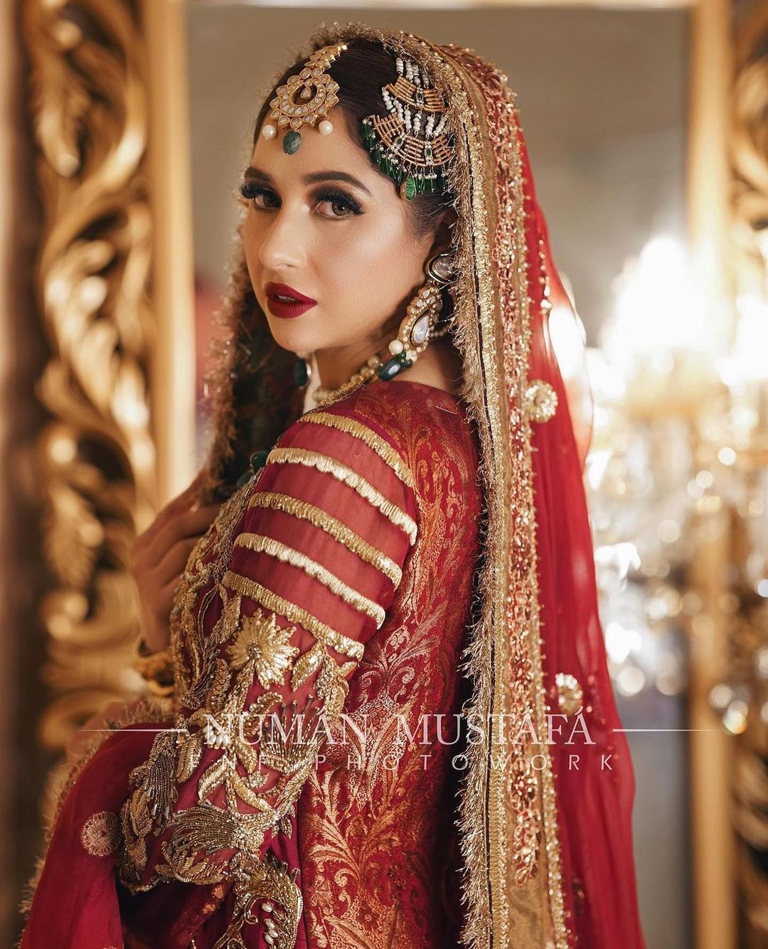 Sabeena Farooq Radiates Charm In Her Latest Bridal Shoot | Reviewit.pk