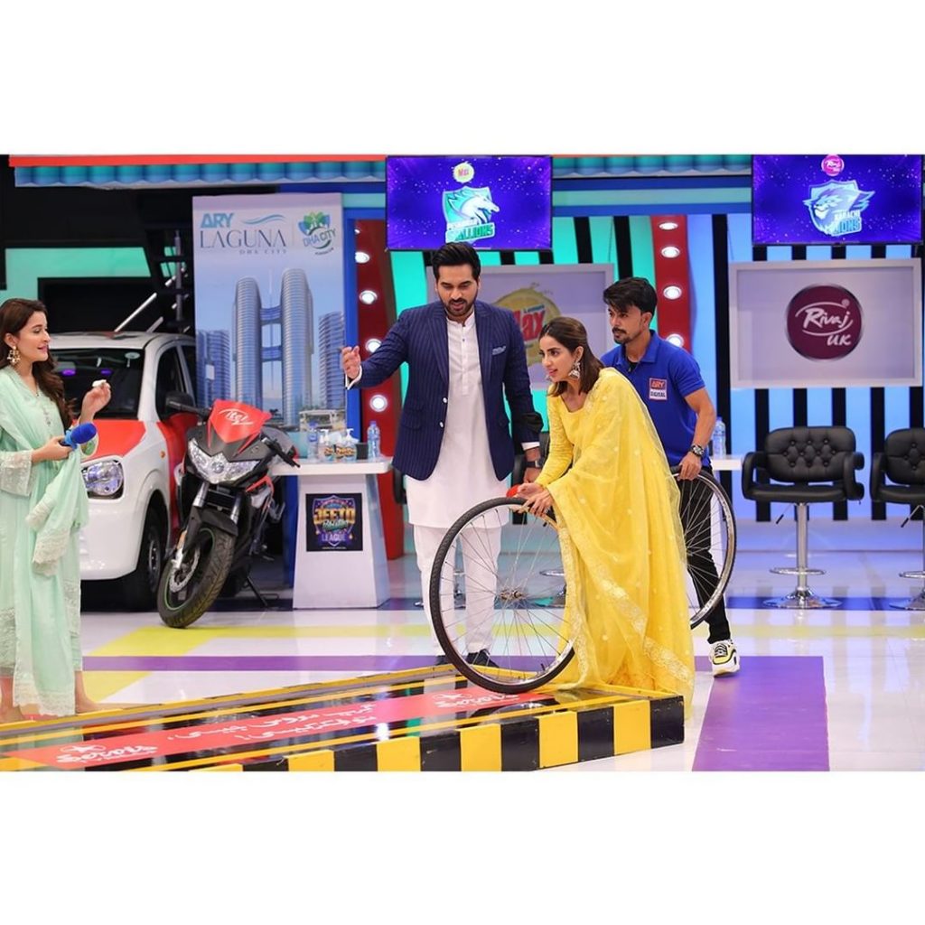 Saboor Aly And Shafaat Ali's Glimpse From The Set Of JPL