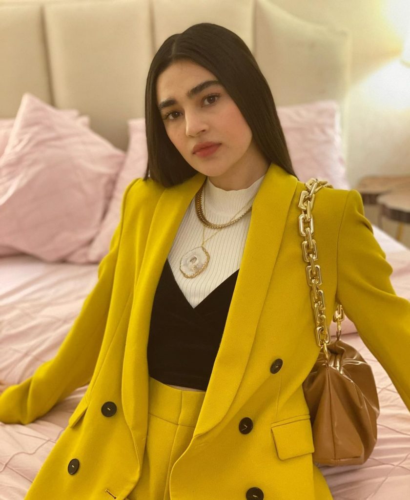 Saheefa Jabbar Khattak Being Criticized For Selling Her Used Clothes Online