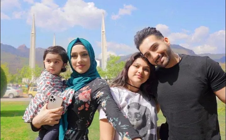 Sham Idrees Vacationing In Pakistan With Family