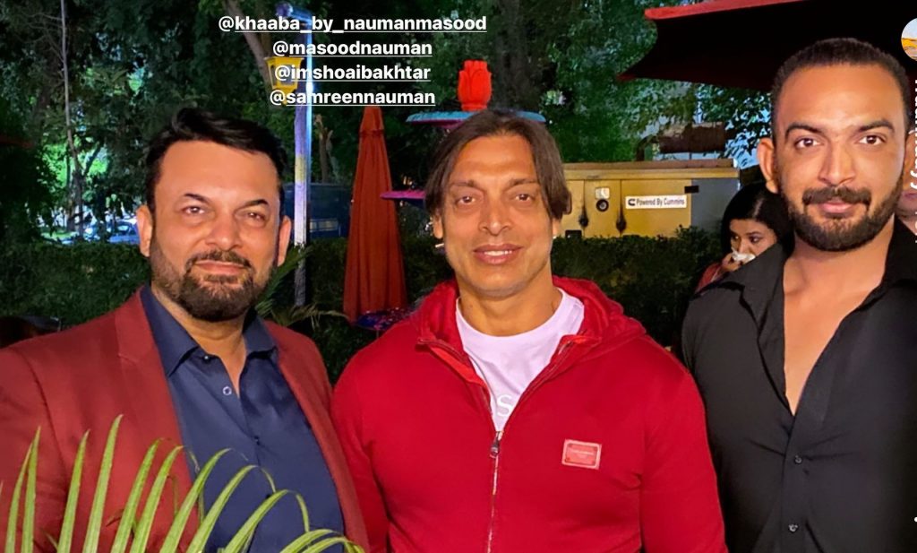 Shoaib Akhtar And Eshal Fayyaz Spotted With Nauman Masood Family