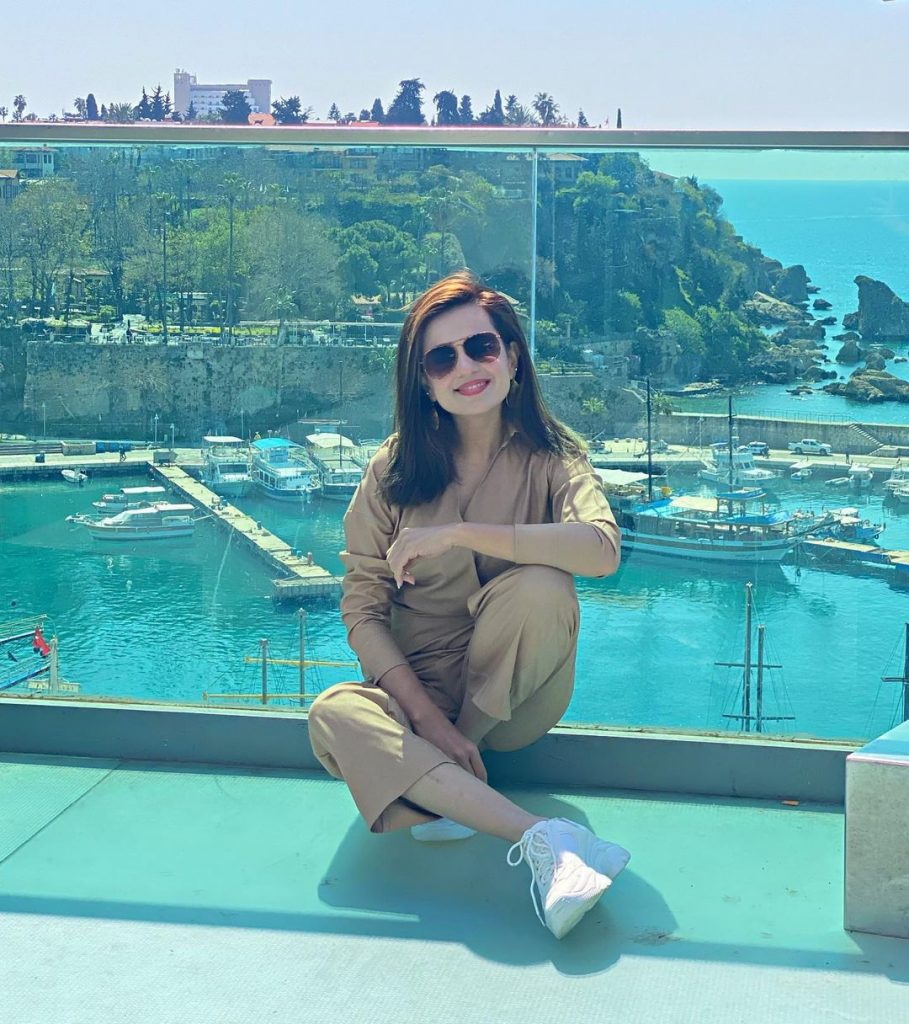 Sumbul Iqbal Beautiful Pictures From Turkey