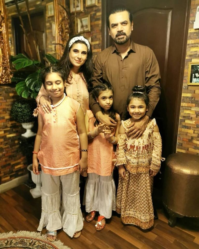 Vasay Chaudhry With His Family - Beautiful Pictures
