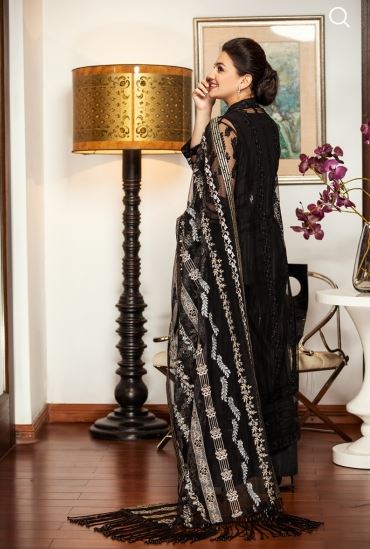 Nishat Linen's Latest Luxury Collection Featuring Zara Noor Abbas