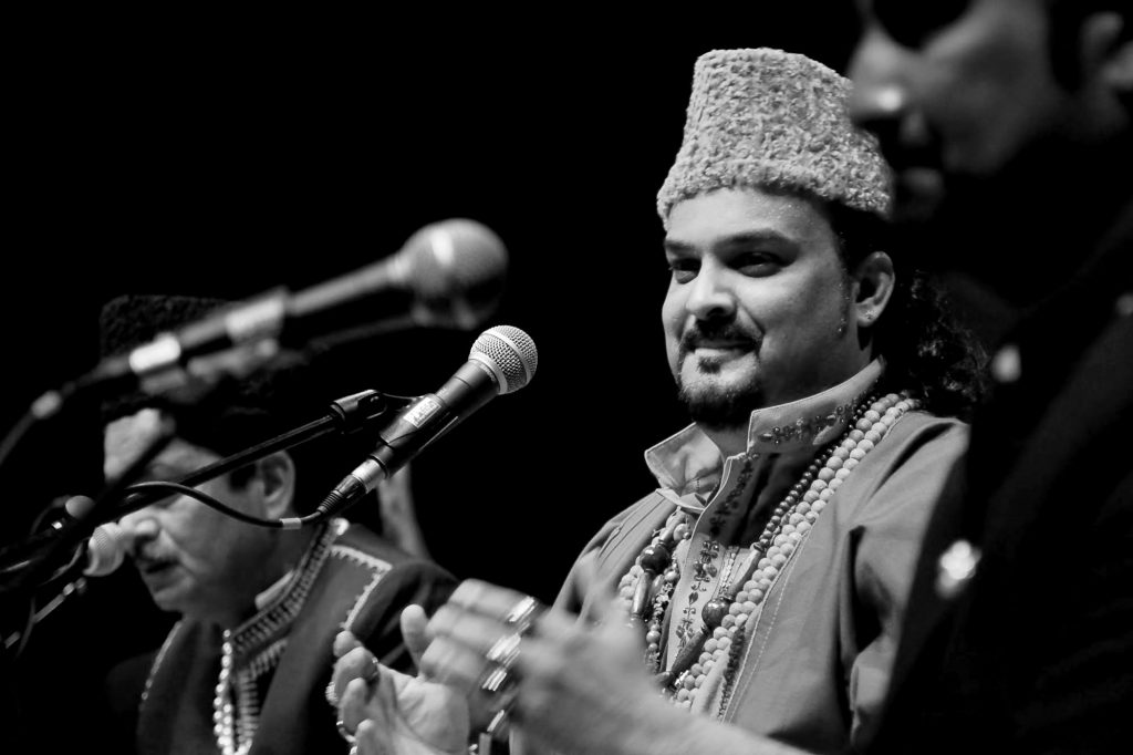 Public Lauds Amjad Sabri Son's Rendition of Bhar Do Jholi