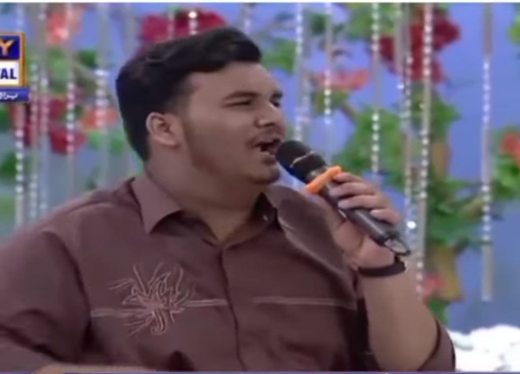 Public Lauds Amjad Sabri Son's Rendition of Bhar Do Jholi