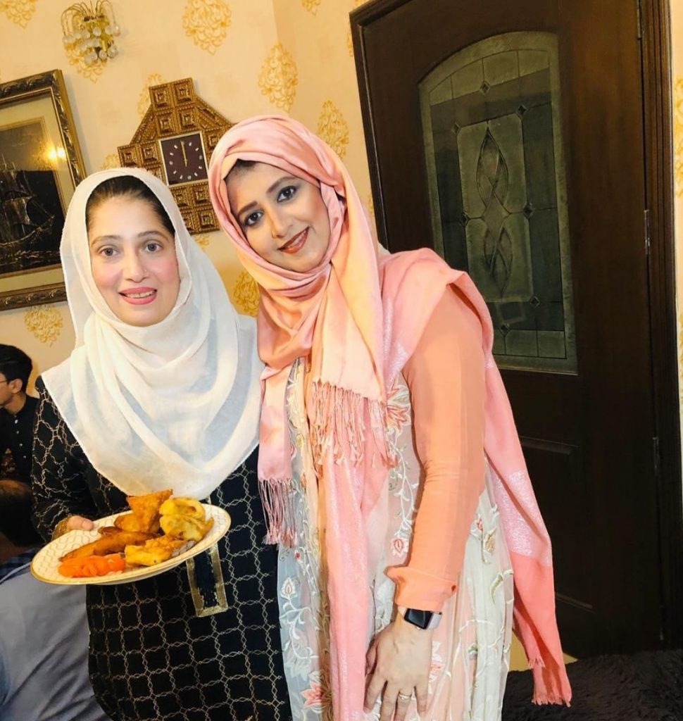 Areeba Habib Pictures From Aftaar Dinner Hosted by Umer Shareef