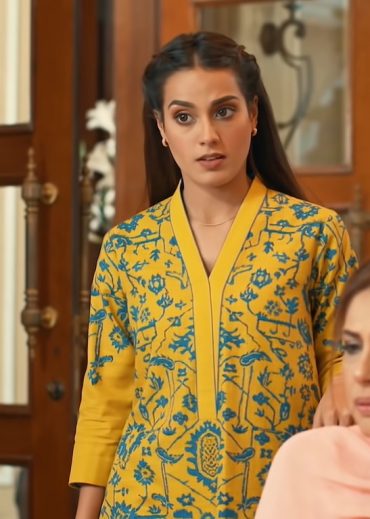 Stunning Looks & Outfits of Iqra Aziz From Khuda Aur Mohabbat 3 ...