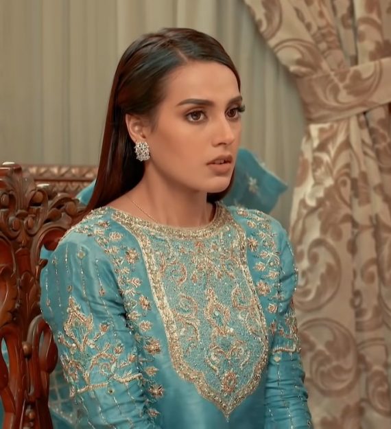 Stunning Looks & Outfits of Iqra Aziz From Khuda Aur Mohabbat 3 ...