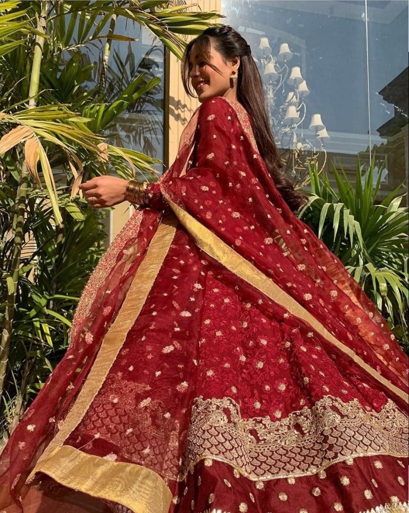 Stunning Looks & Outfits of Iqra Aziz From Khuda Aur Mohabbat 3 ...
