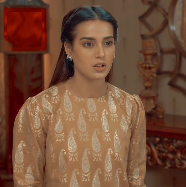 Stunning Looks & Outfits of Iqra Aziz From Khuda Aur Mohabbat 3 ...