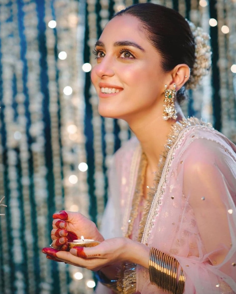 10 Beautiful Festive Looks of Pakistani Celebrities