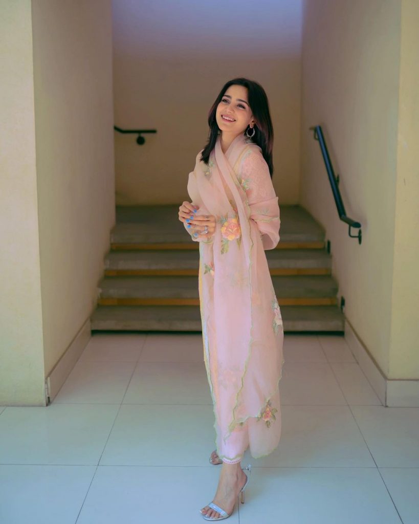 Aima Baig's Gorgeous Looks From Eid-ul-Fitr 2021