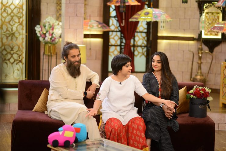 Ali Noor With His Wife Mandana And Daughter At Shan-e-Sahoor | Reviewit.pk