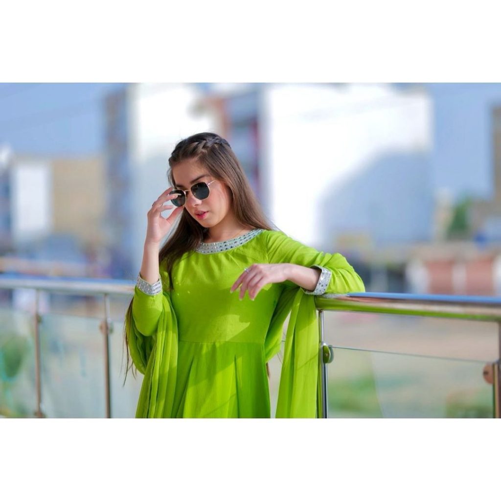 Latest Beautiful Clicks Of Arisha Razi Khan
