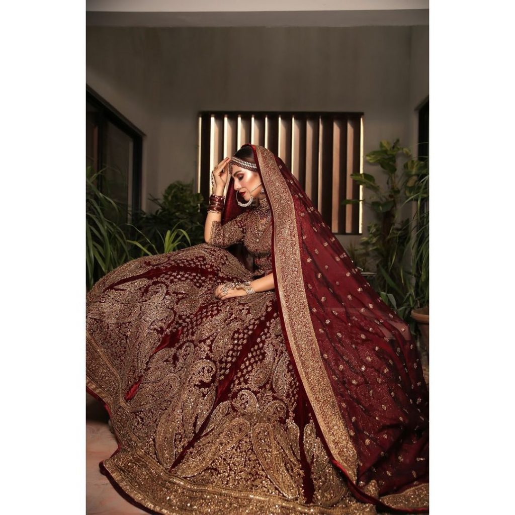 Ayeza Khan Looks Regal In A Traditional Bridal Attire