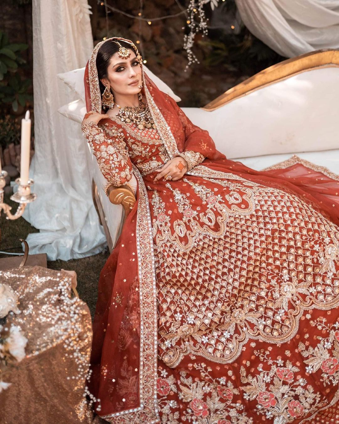 Ayeza Khan Flaunts Elegance In Her Latest Bridal Shoot | Reviewit.pk